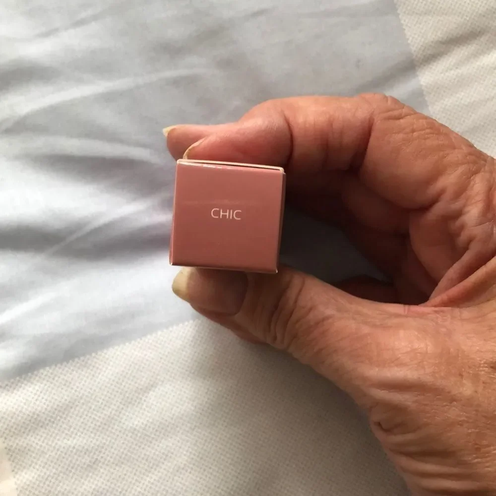 Juvia’s Place The Nude Mauves Lipstick— Chic NIB